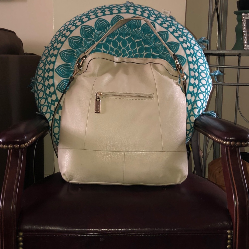 B. Makowsky shoulder bag